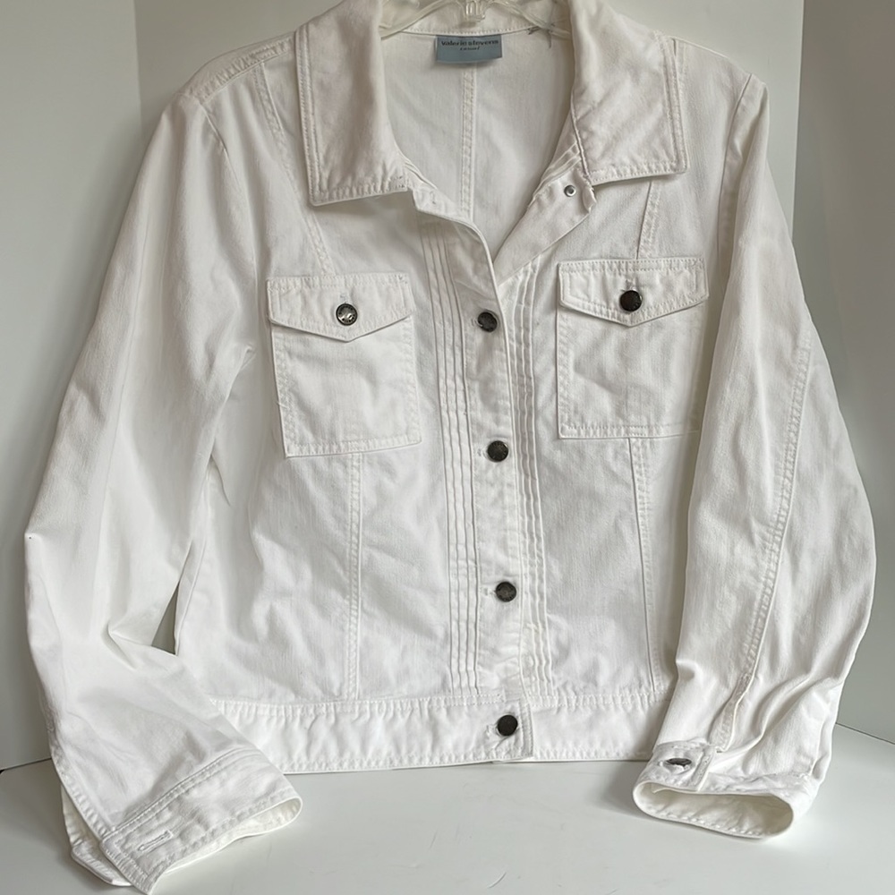 Valerie Stevens button front white denim jacket size large